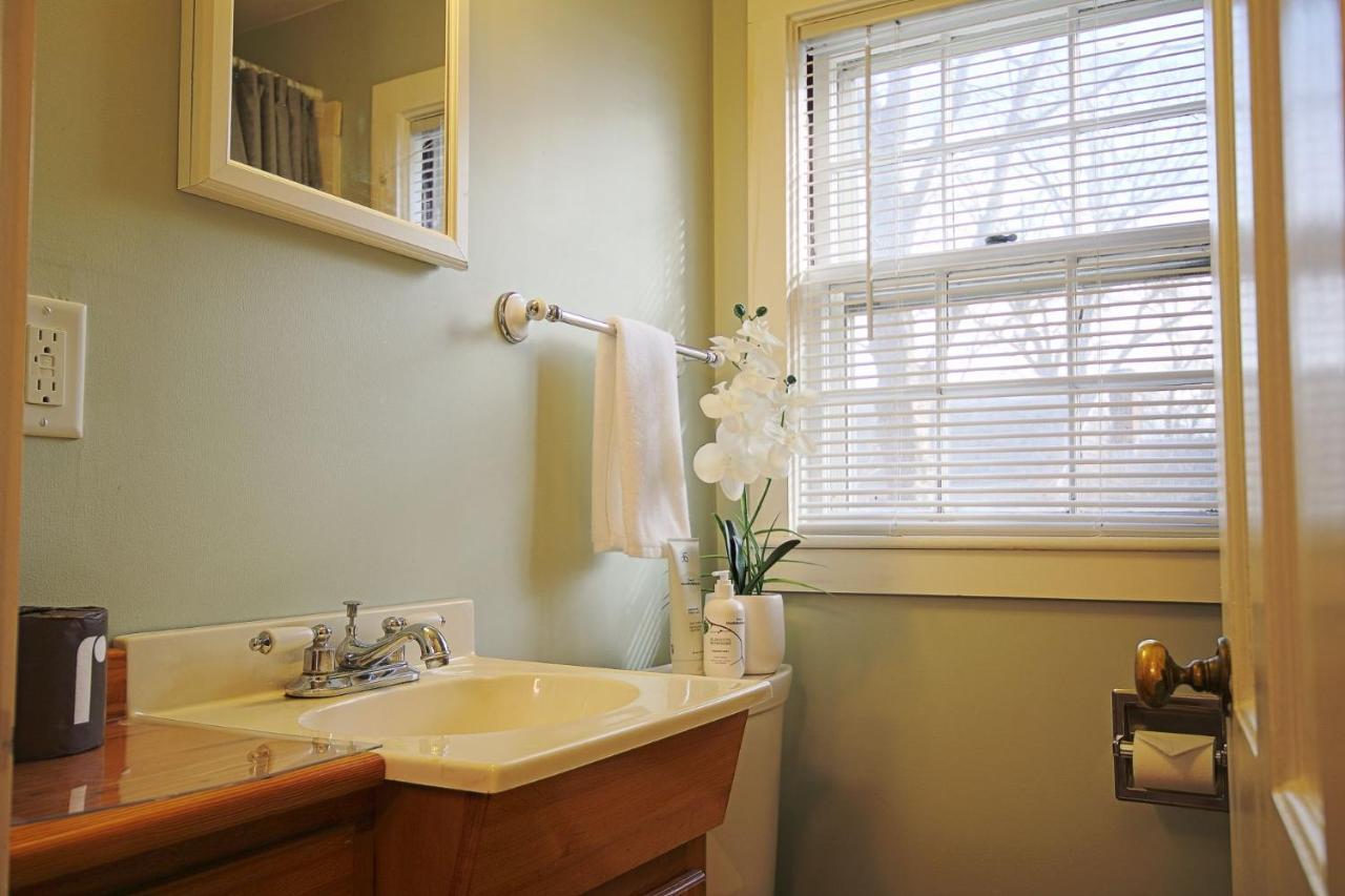 Lofted Cape Cottage By Leavetown Vacations South Yarmouth Luaran gambar